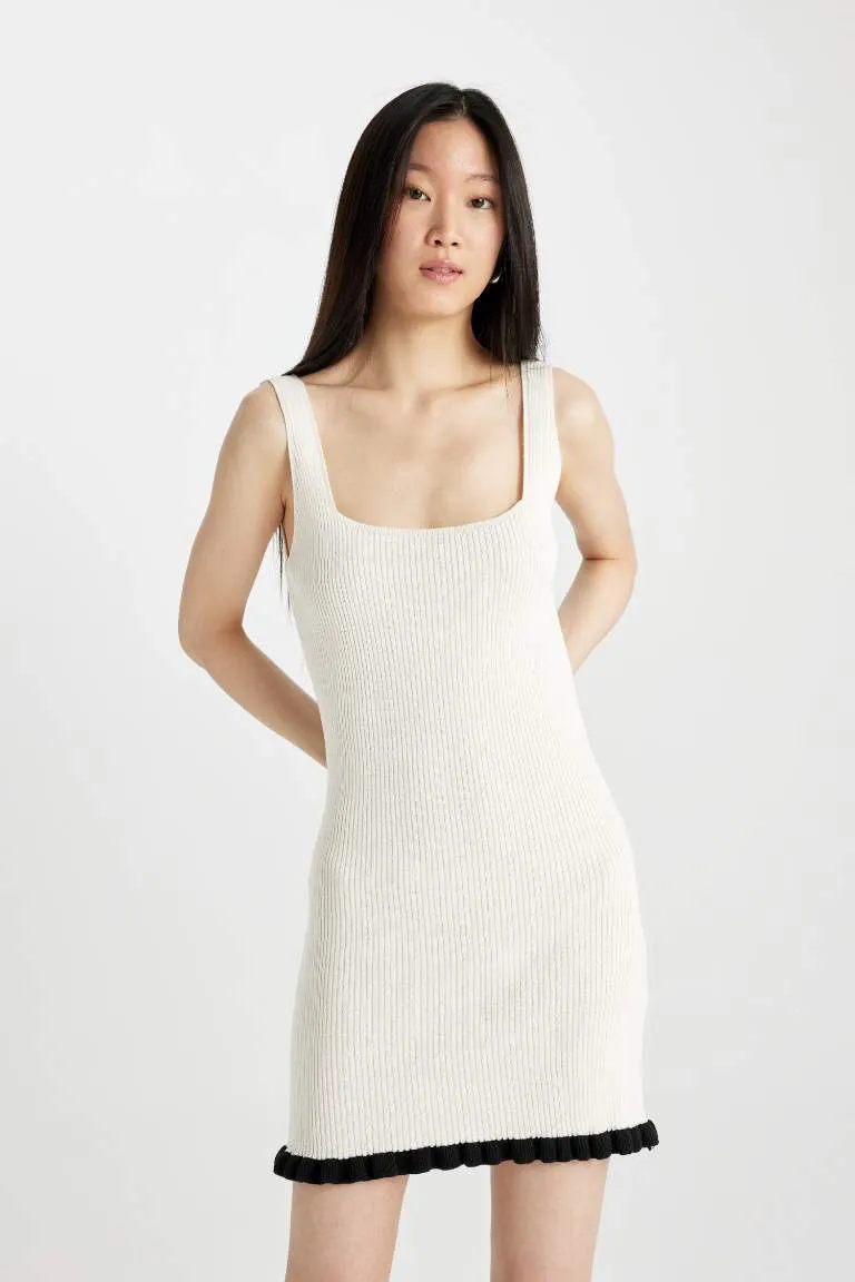 Fitted Kare Yaka Kolsuz Mini Triko Elbise