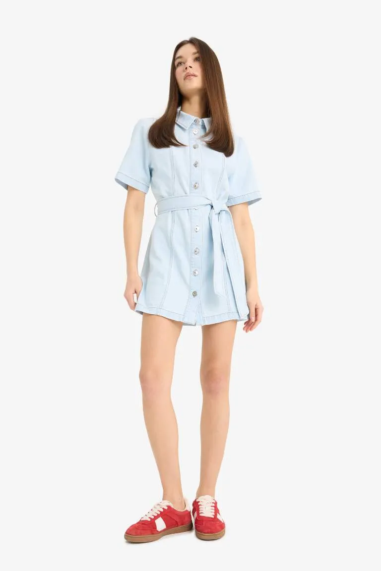 Polo Yaka Düğmeli Kuşaklı Kısa Kollu Mini Jean Elbise