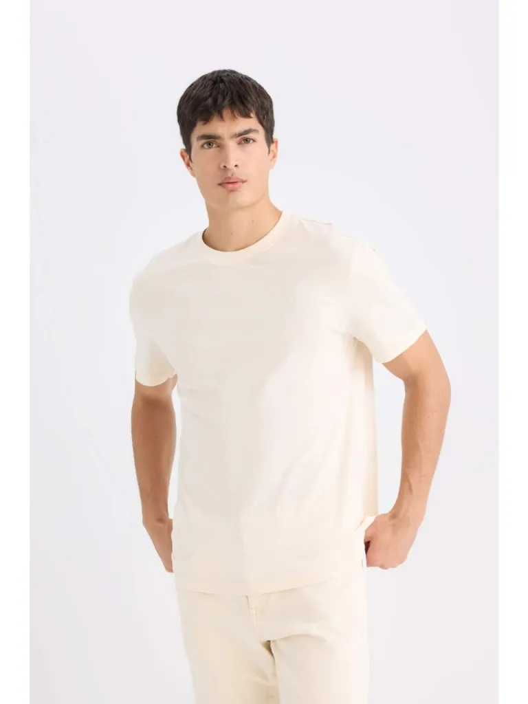 DeFacto %100 Pamuk New Regular Fit Bisiklet Yaka Basic Düz Kısa Kollu Tişört V7699AZ25SP