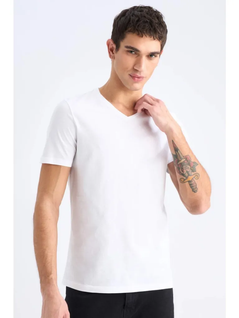 DeFacto %100 Pamuk Slim Fit Dar Kesim V Yaka Basic Düz Kısa Kollu Beyaz Tişört M7668AZ25SP
