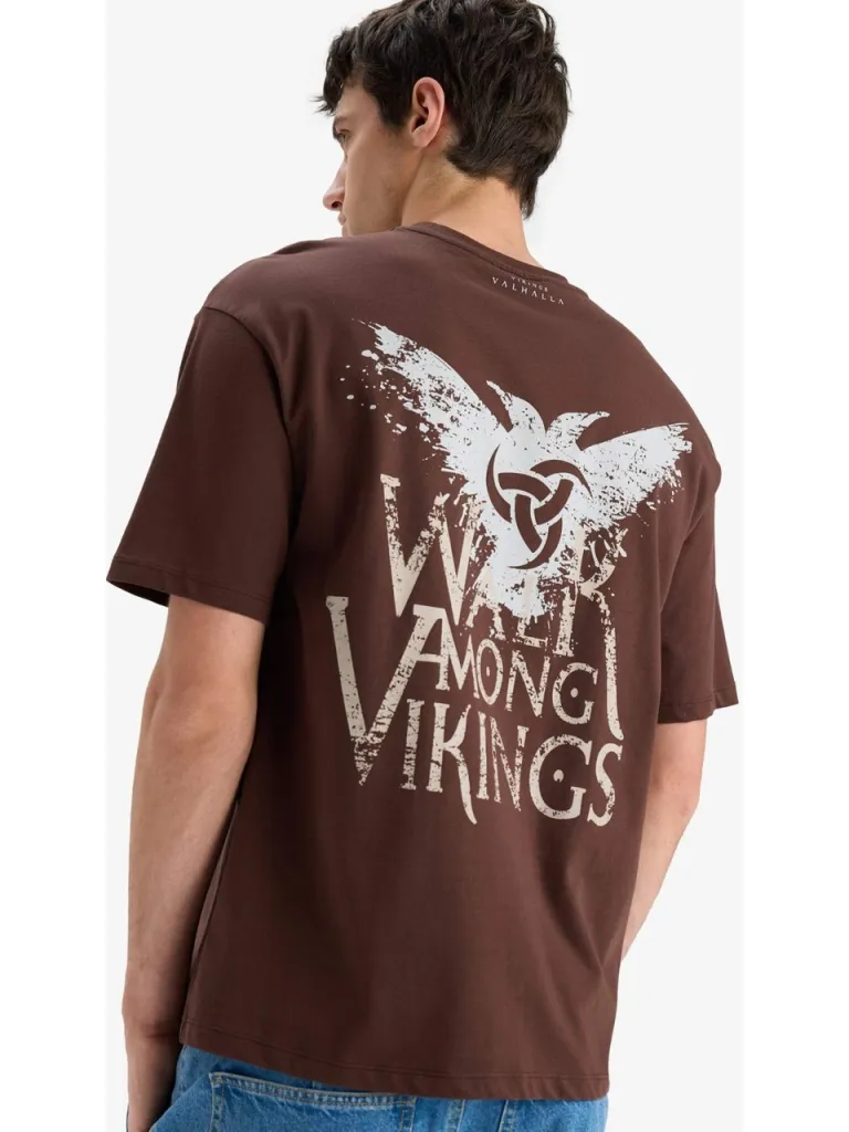 DeFacto %100 Pamuk Vikings Valhalla Comfort Regular Fit Rahat Kalıp Bisiklet Yaka Sırt Baskılı Kısa Kollu Tişört B5533AX25SP
