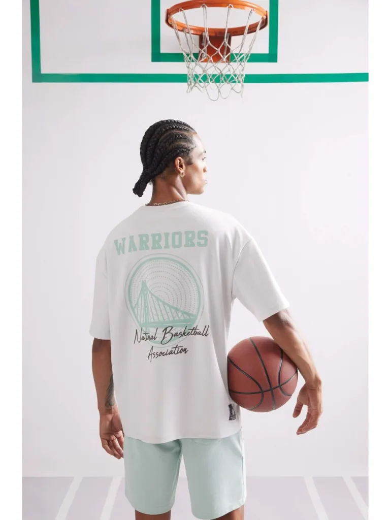 DeFacto Defactofit Nba Golden State Warriors Oversize Geniş Kalıp Bisiklet Yaka Sırt Baskılı Kısa Kollu TIŞÖRT D8611AX25SP