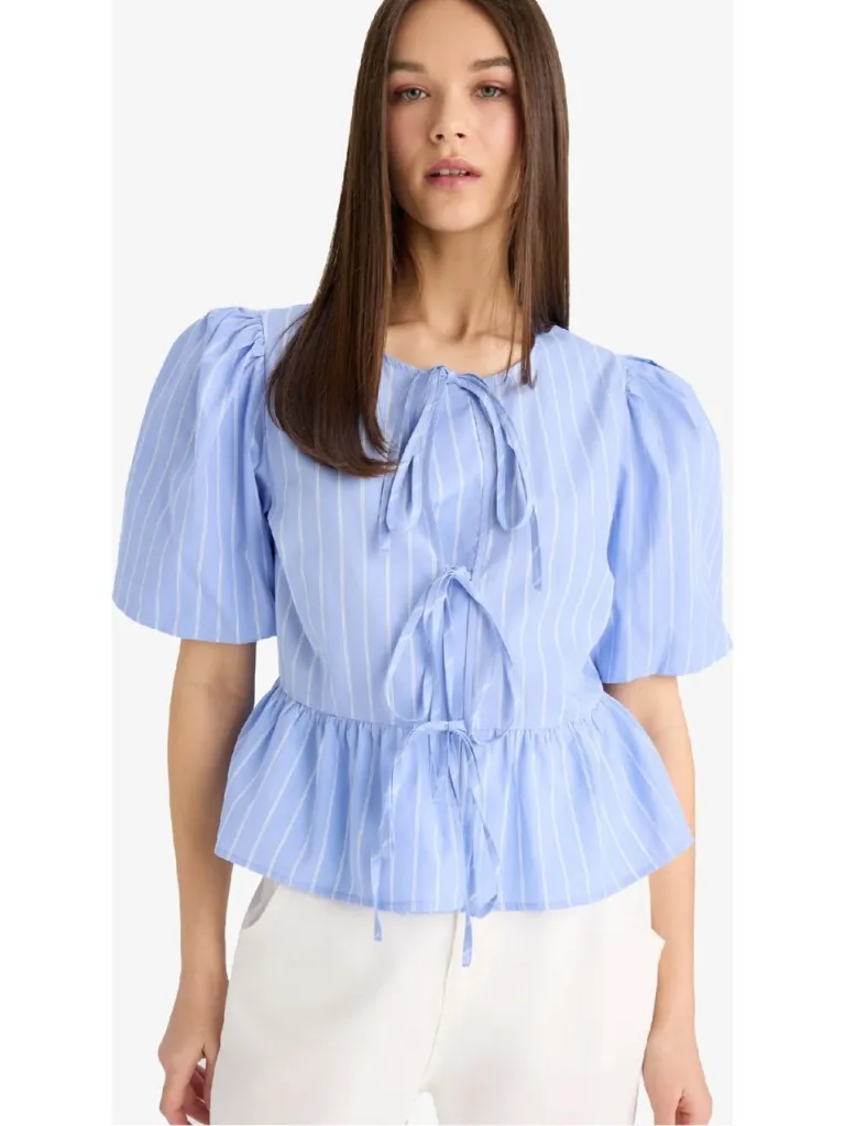 DeFacto Regular Fit Bisiklet Yaka Çizgili Önden Bağlamalı Poplin Kısa Kollu Bluz E2670AX25SP