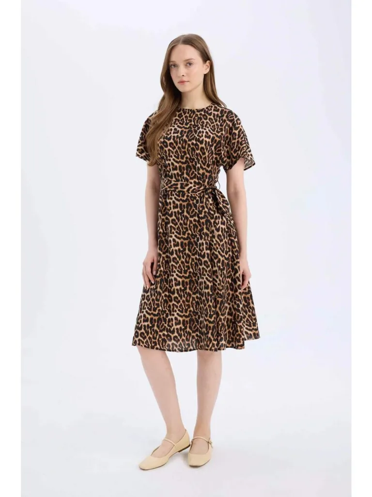 DeFacto Regular Fit Bisiklet Yaka Leopar Desenli Kuşaklı Kısa Kollu Midi Elbise E7113AX25SP